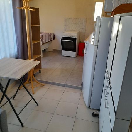 Chambres D'Hotes Chez Cecile A Lagnes Exterior photo